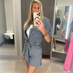 Universal thread Short Sleeve Denim Jumpsuit w belt size 2- brand new!- so cute!